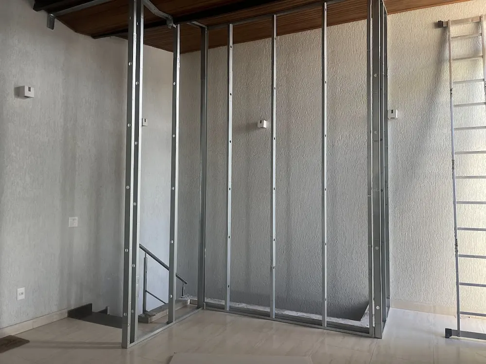 Reparo de parede de drywall no Lago Norte