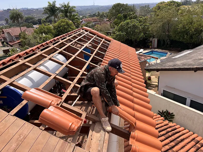 reforma de telhado residencial no condominio rk